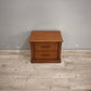 89772 Comodino in legno con due cassetti