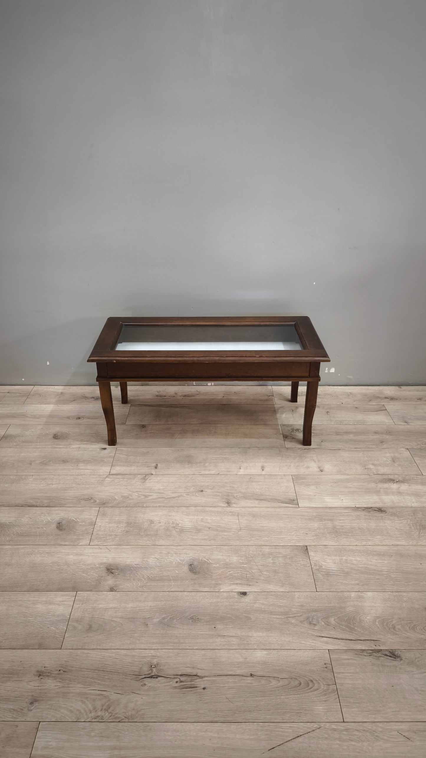 89930 Tavolino da salotto con teca