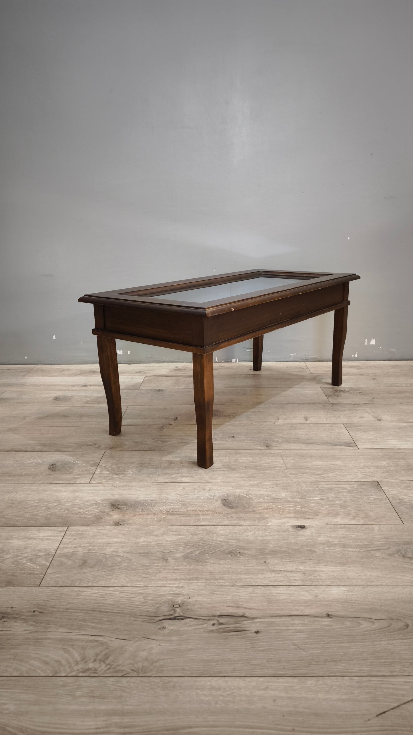 89930 Tavolino da salotto con teca