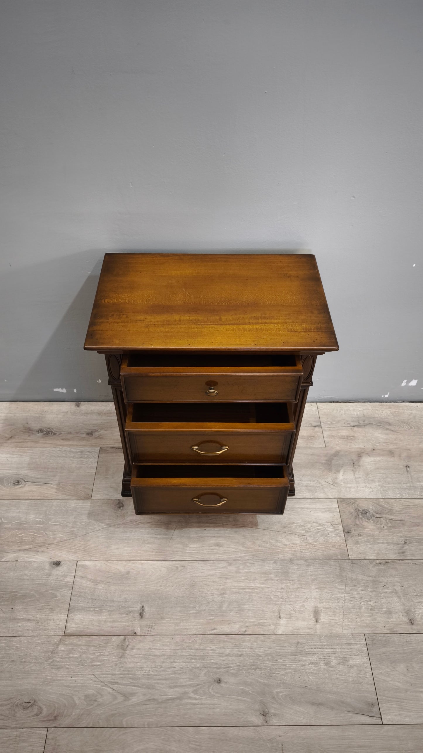 89932 Comodino singolo in legno Le Fablier