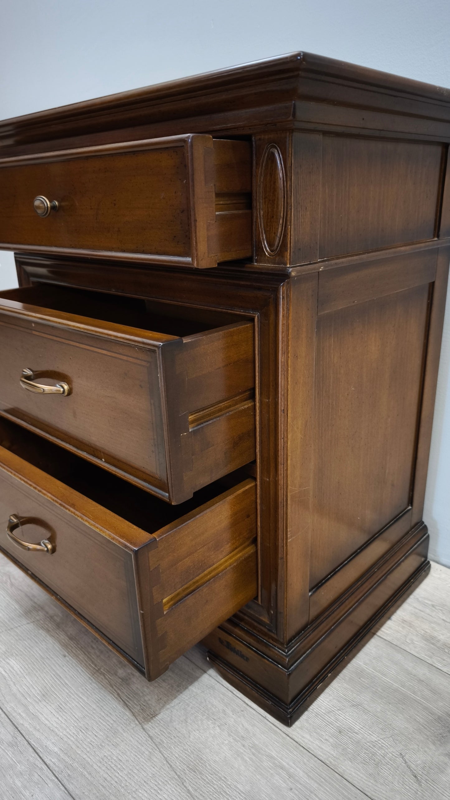 89932 Comodino singolo in legno Le Fablier