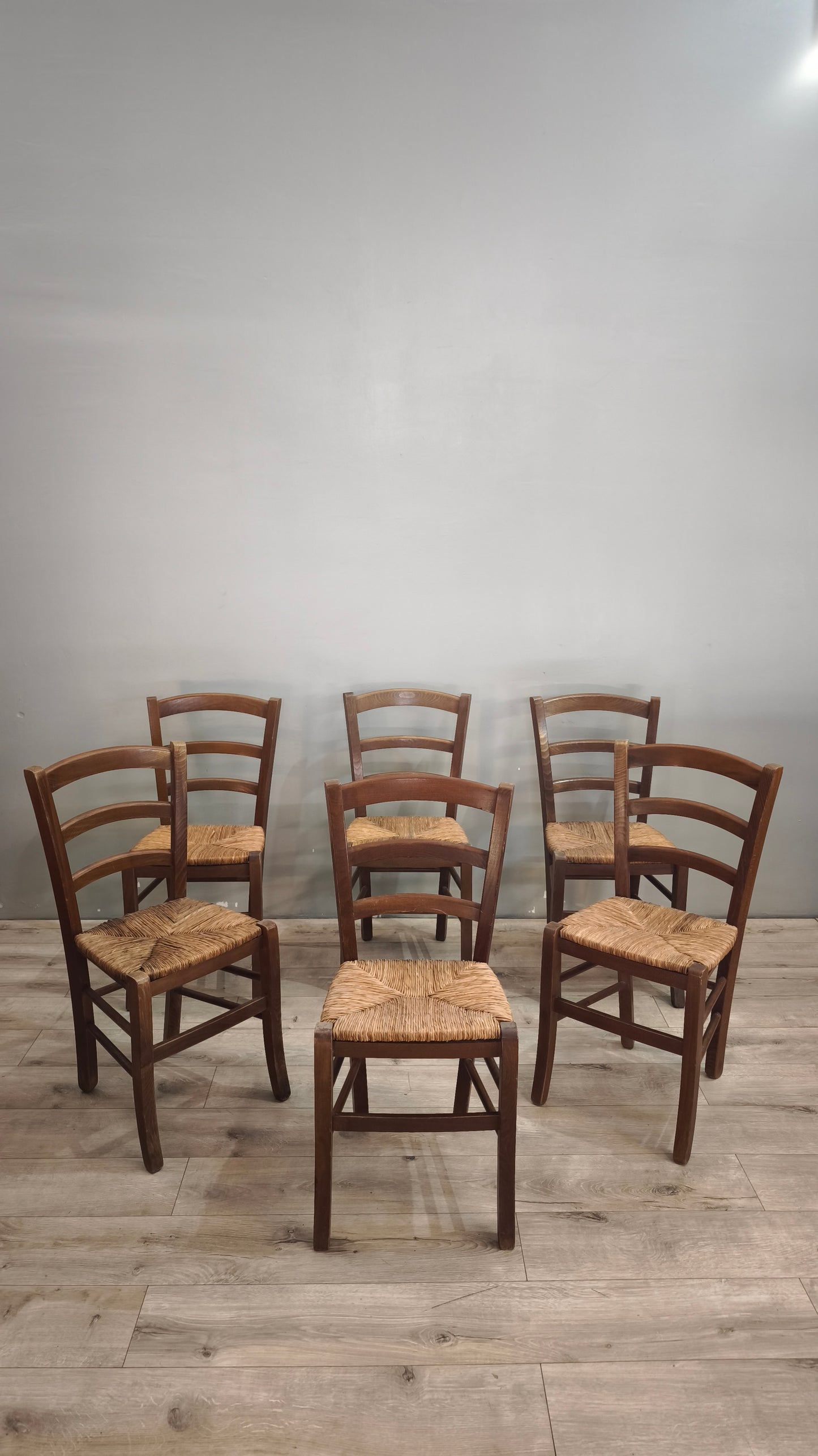 89778 Set n 6 sedie con struttura in legno e seduta in paglia