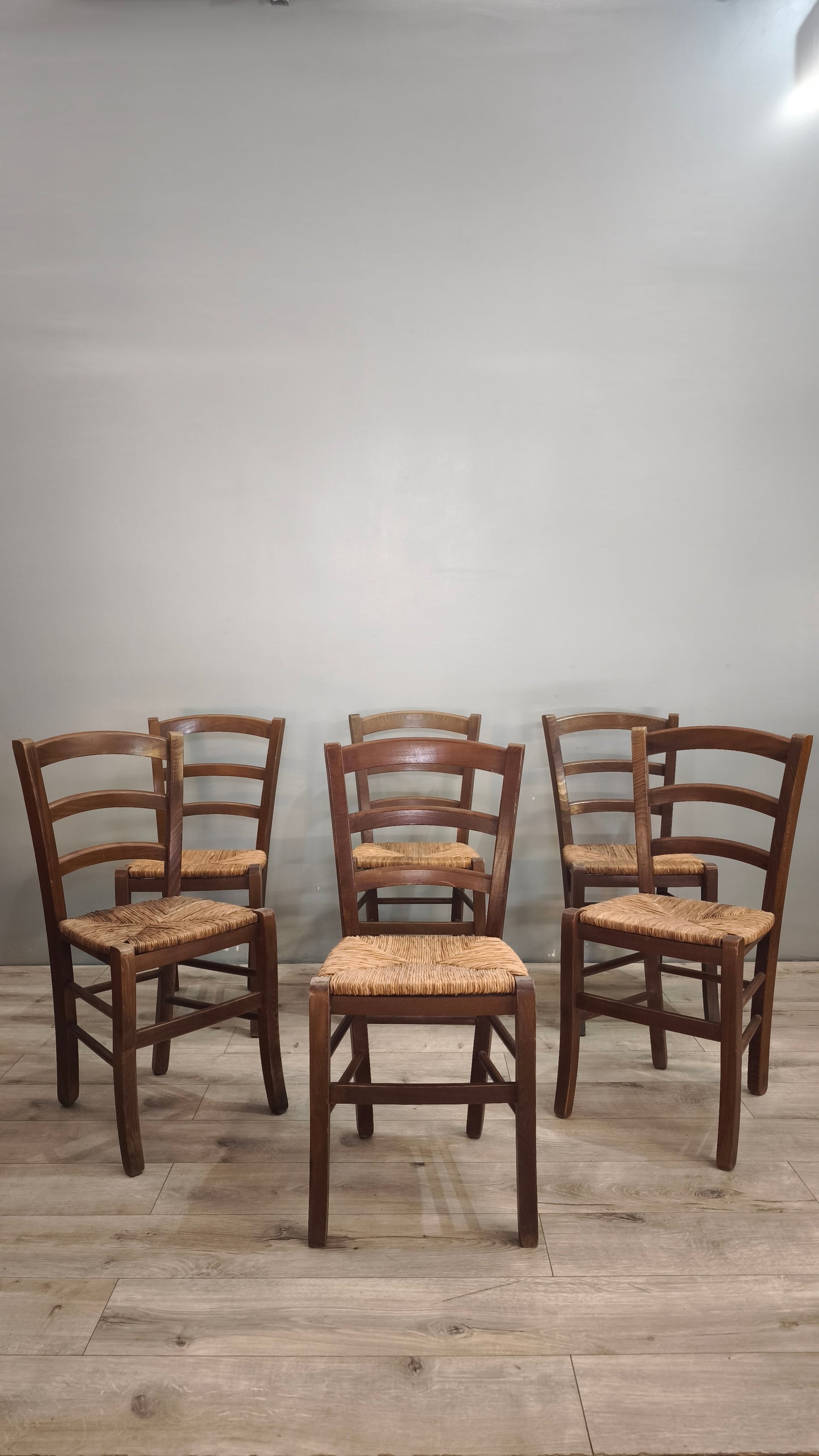 89778 Set n 6 sedie con struttura in legno e seduta in paglia