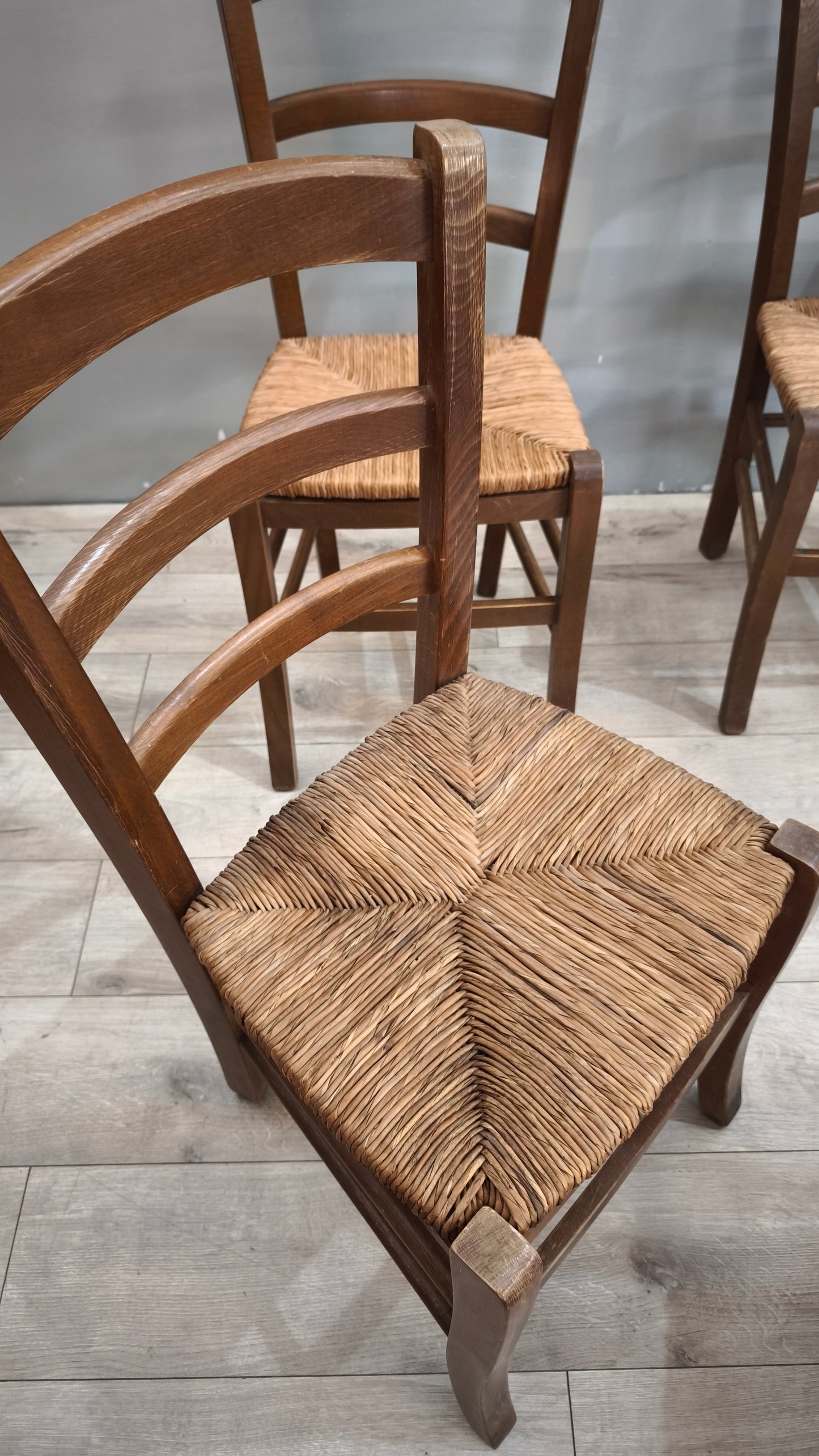 89778 Set n 6 sedie con struttura in legno e seduta in paglia