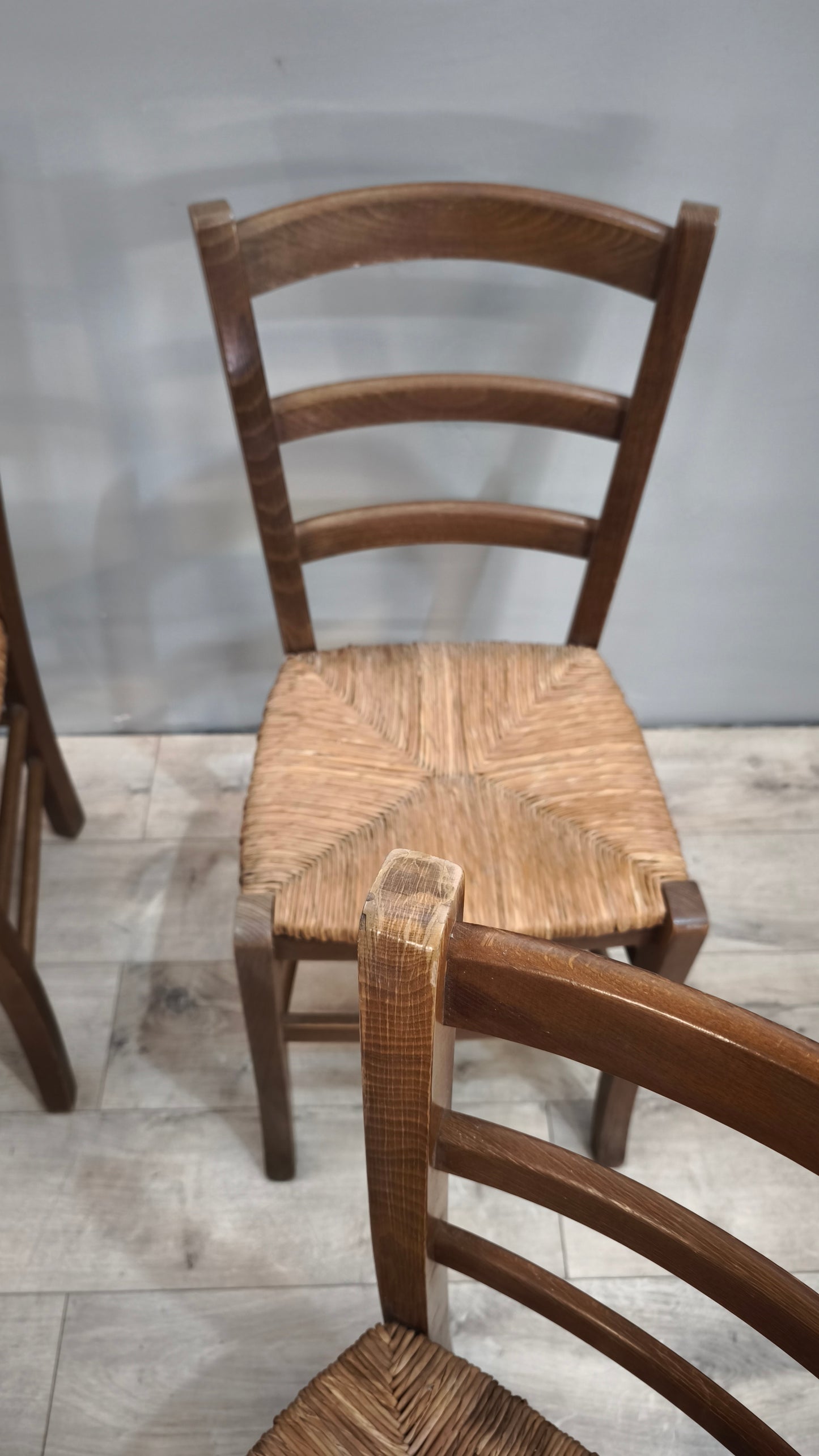 89778 Set n 6 sedie con struttura in legno e seduta in paglia