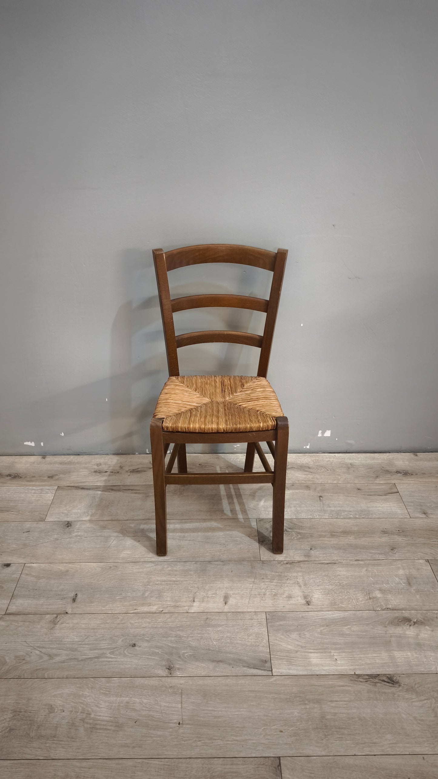 89778 Set n 6 sedie con struttura in legno e seduta in paglia