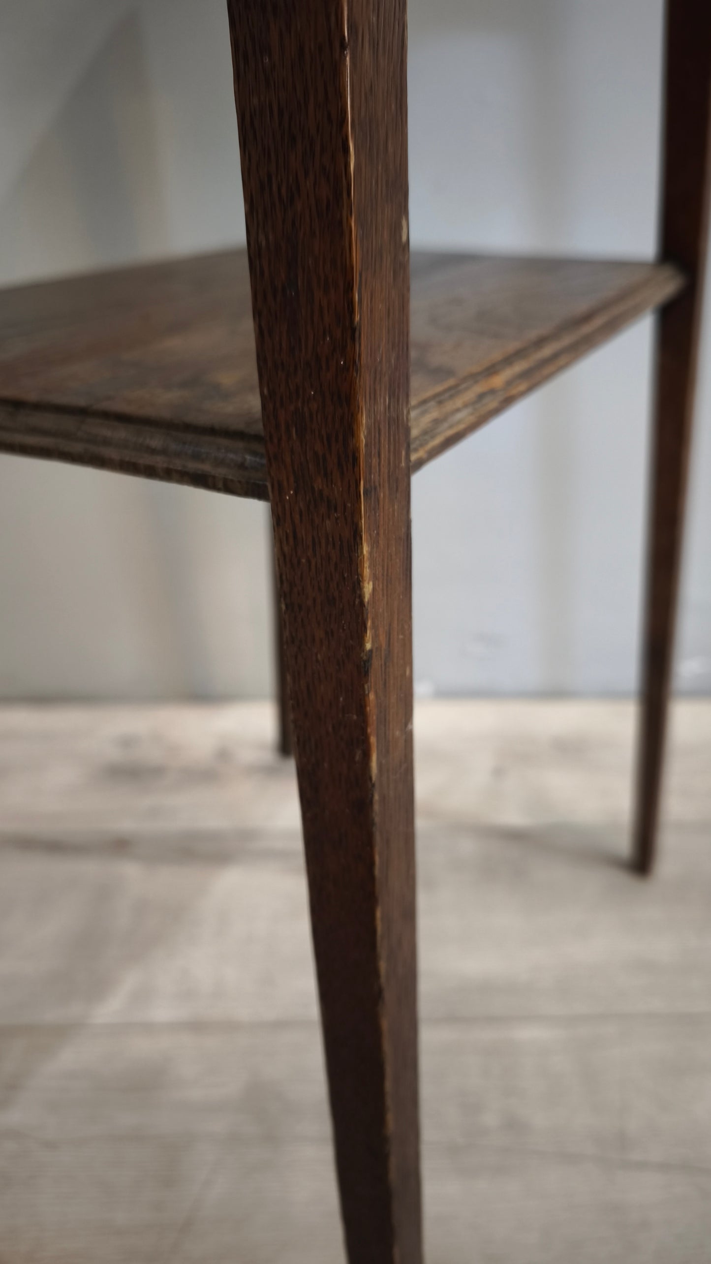 89942 Tavolino da gioco in legno con piano apribile