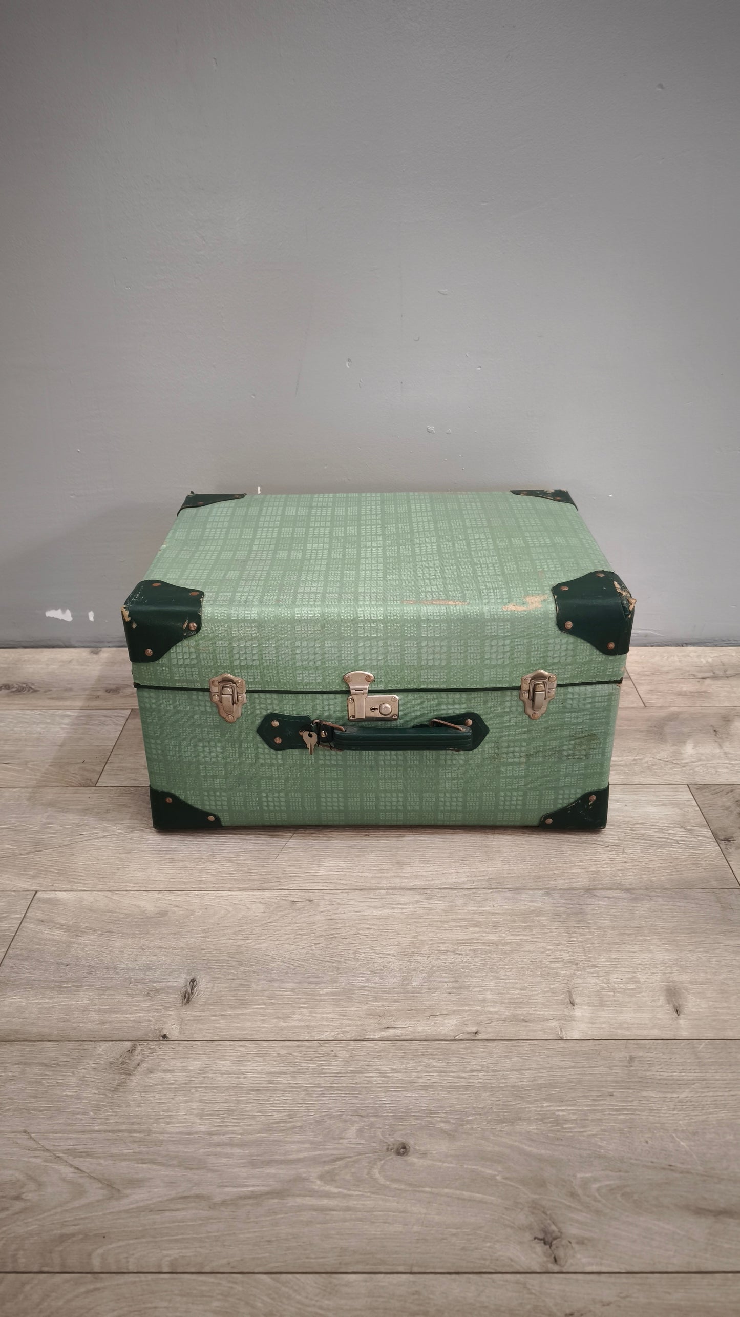 90027 Valigia vintage verde