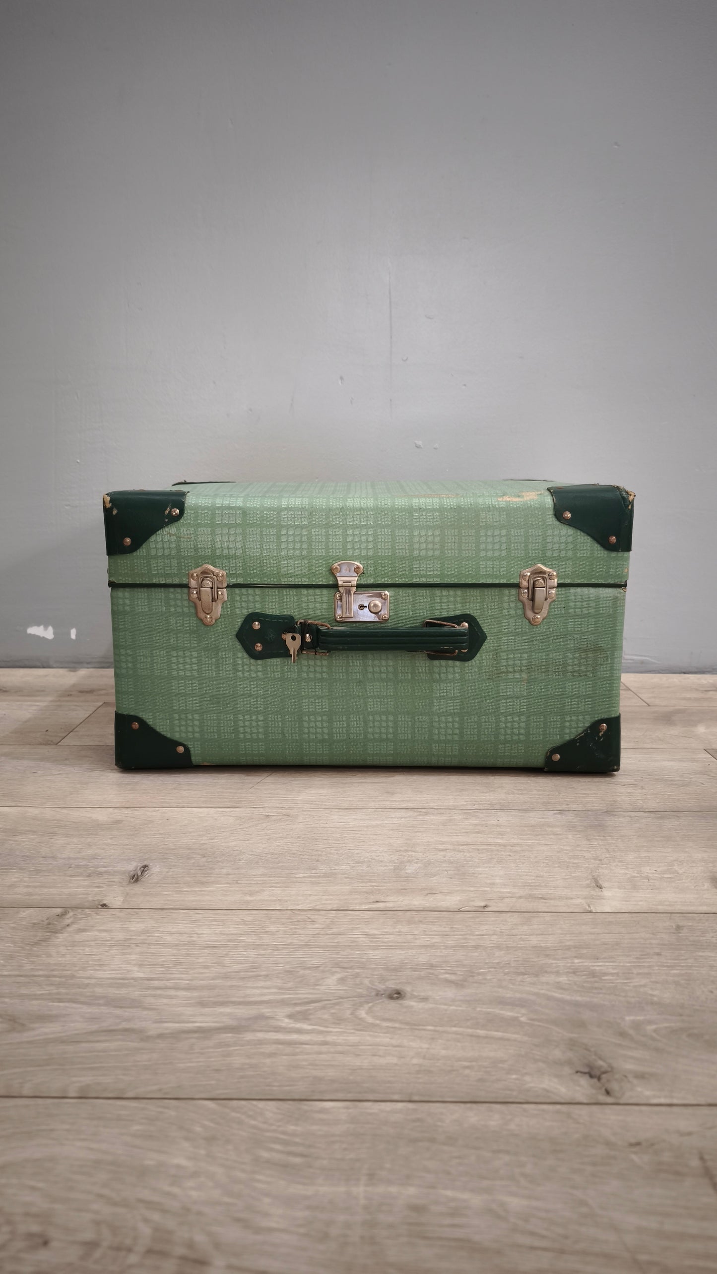 90027 Valigia vintage verde