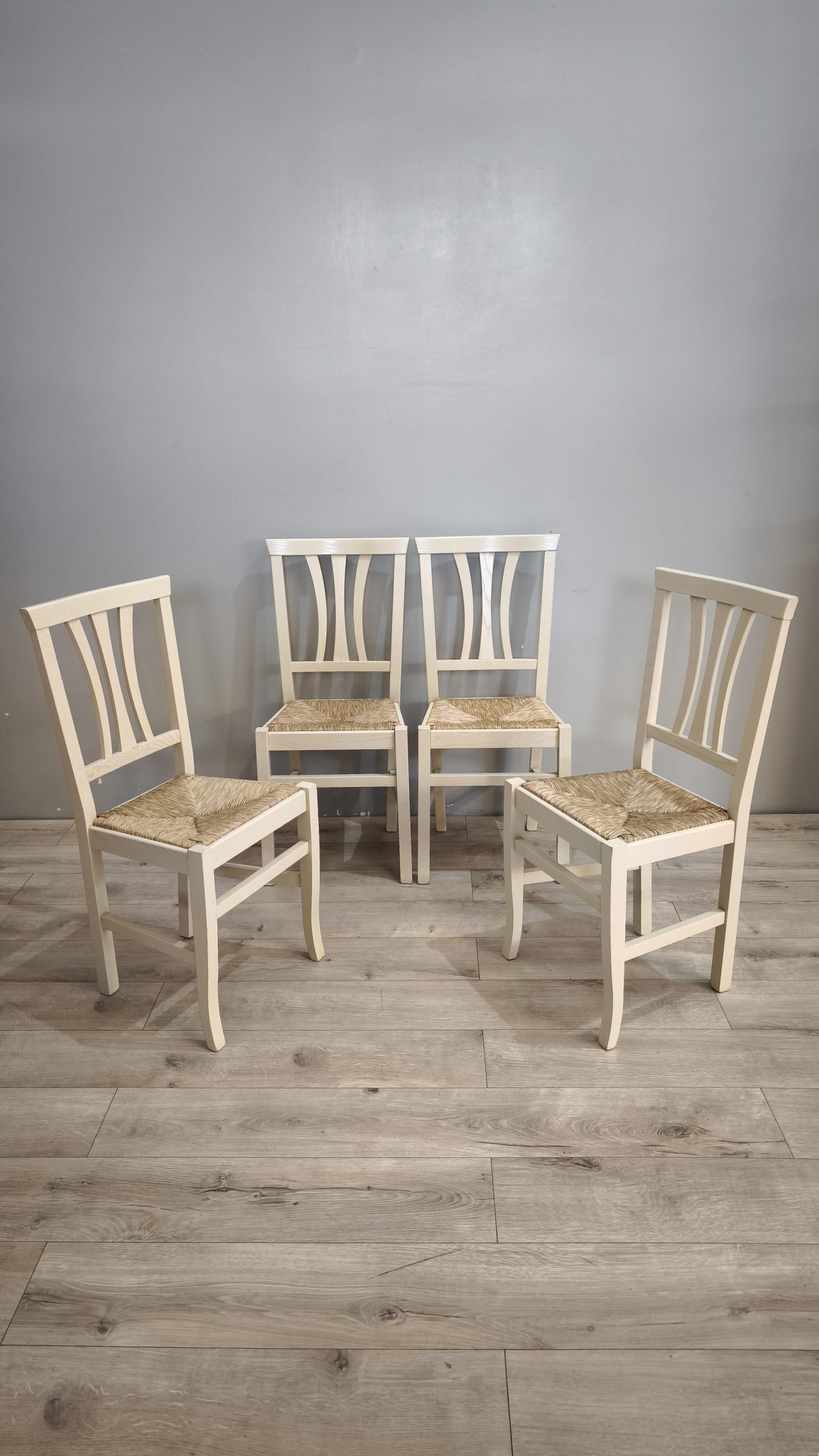 90043 Set n 4 sedie color tortora con seduta in paglia