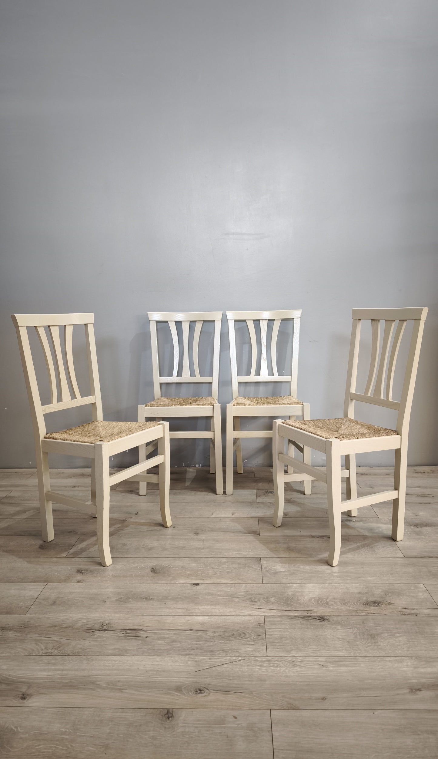 90043 Set n 4 sedie color tortora con seduta in paglia