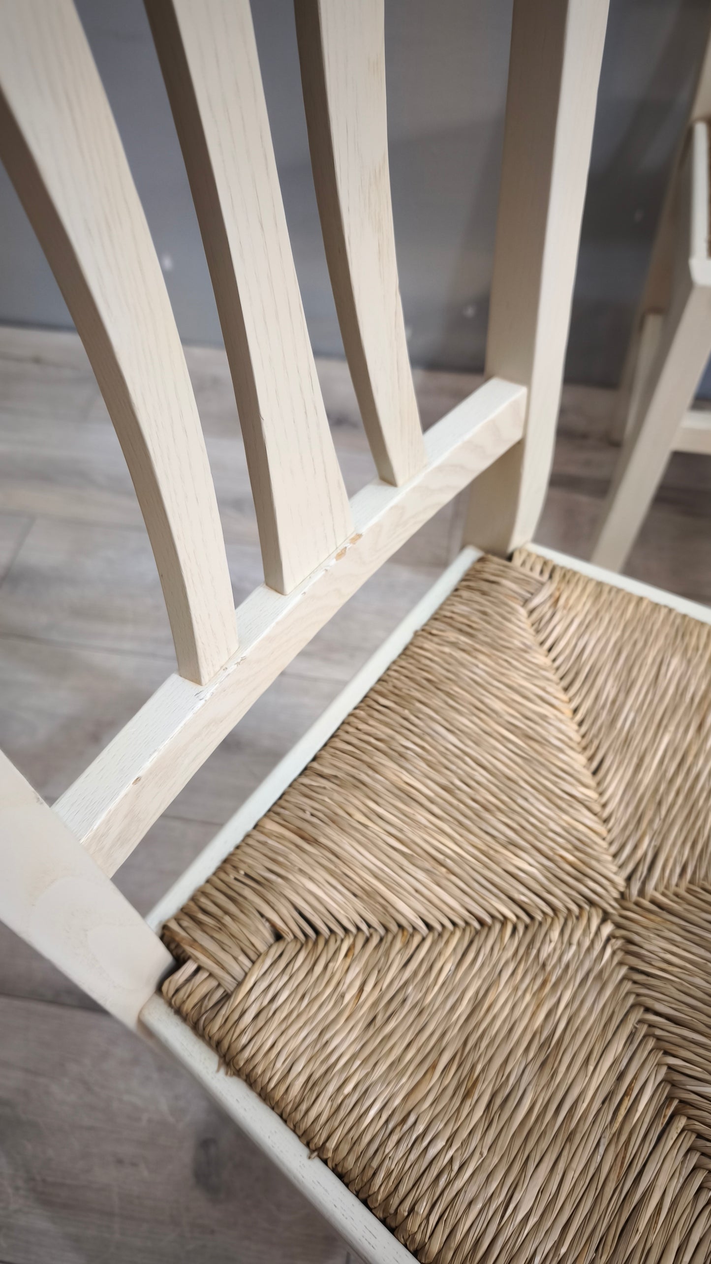 90043 Set n 4 sedie color tortora con seduta in paglia