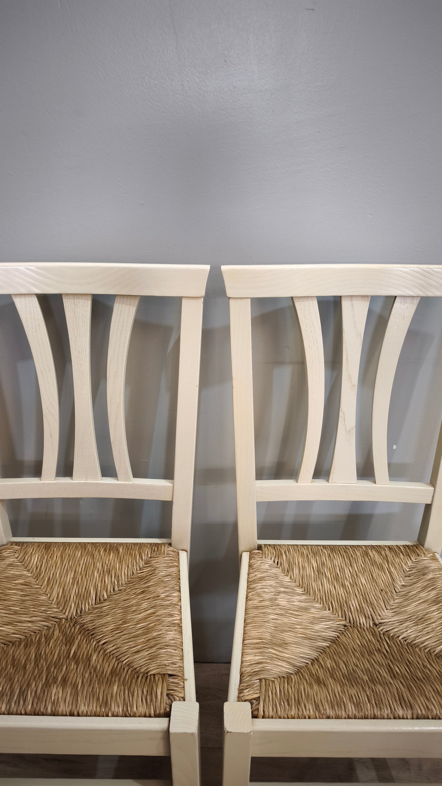 90043 Set n 4 sedie color tortora con seduta in paglia