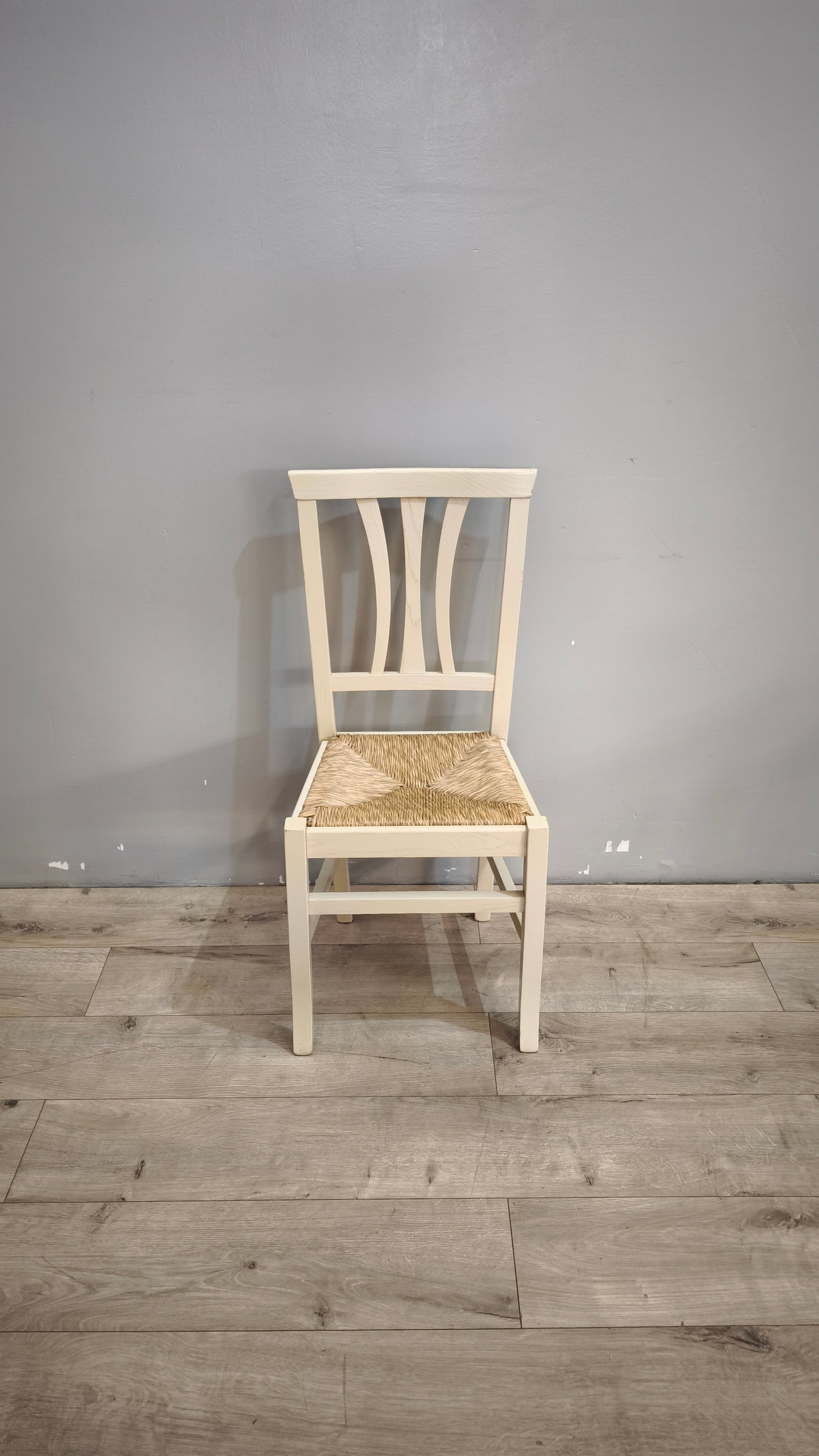 90043 Set n 4 sedie color tortora con seduta in paglia