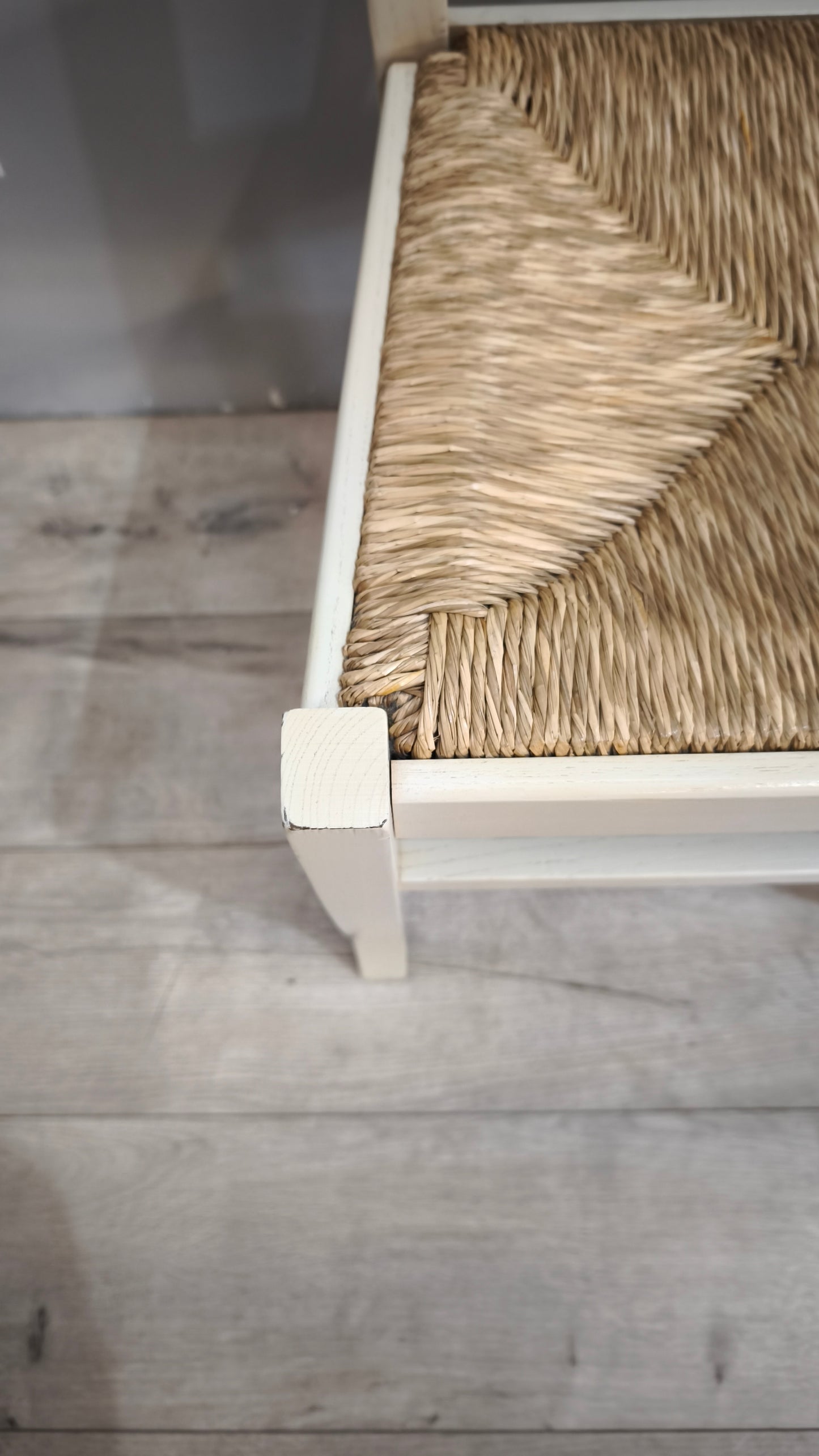 90043 Set n 4 sedie color tortora con seduta in paglia