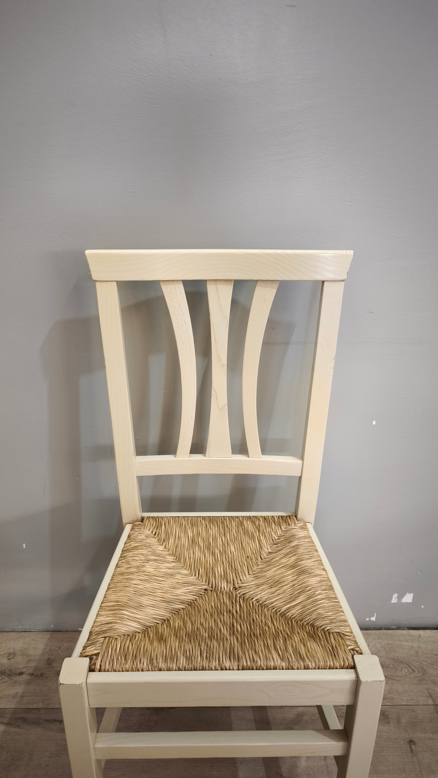 90043 Set n 4 sedie color tortora con seduta in paglia