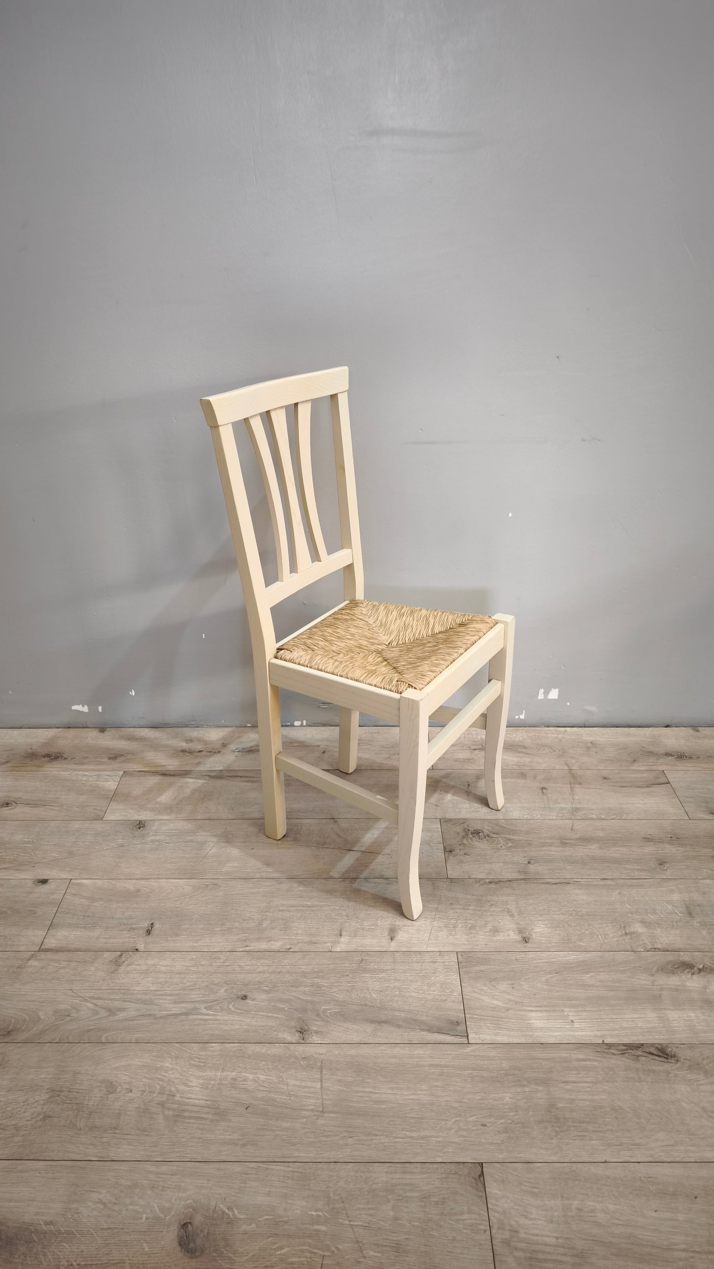 90043 Set n 4 sedie color tortora con seduta in paglia