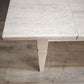 90044 Tavolo allungabile color tortora con piano in finto marmo