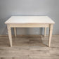 90044 Tavolo allungabile color tortora con piano in finto marmo