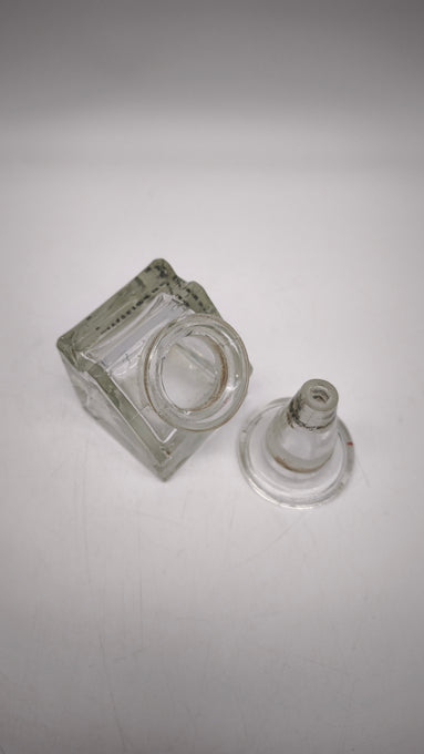 89947 Antico calamaio in vetro