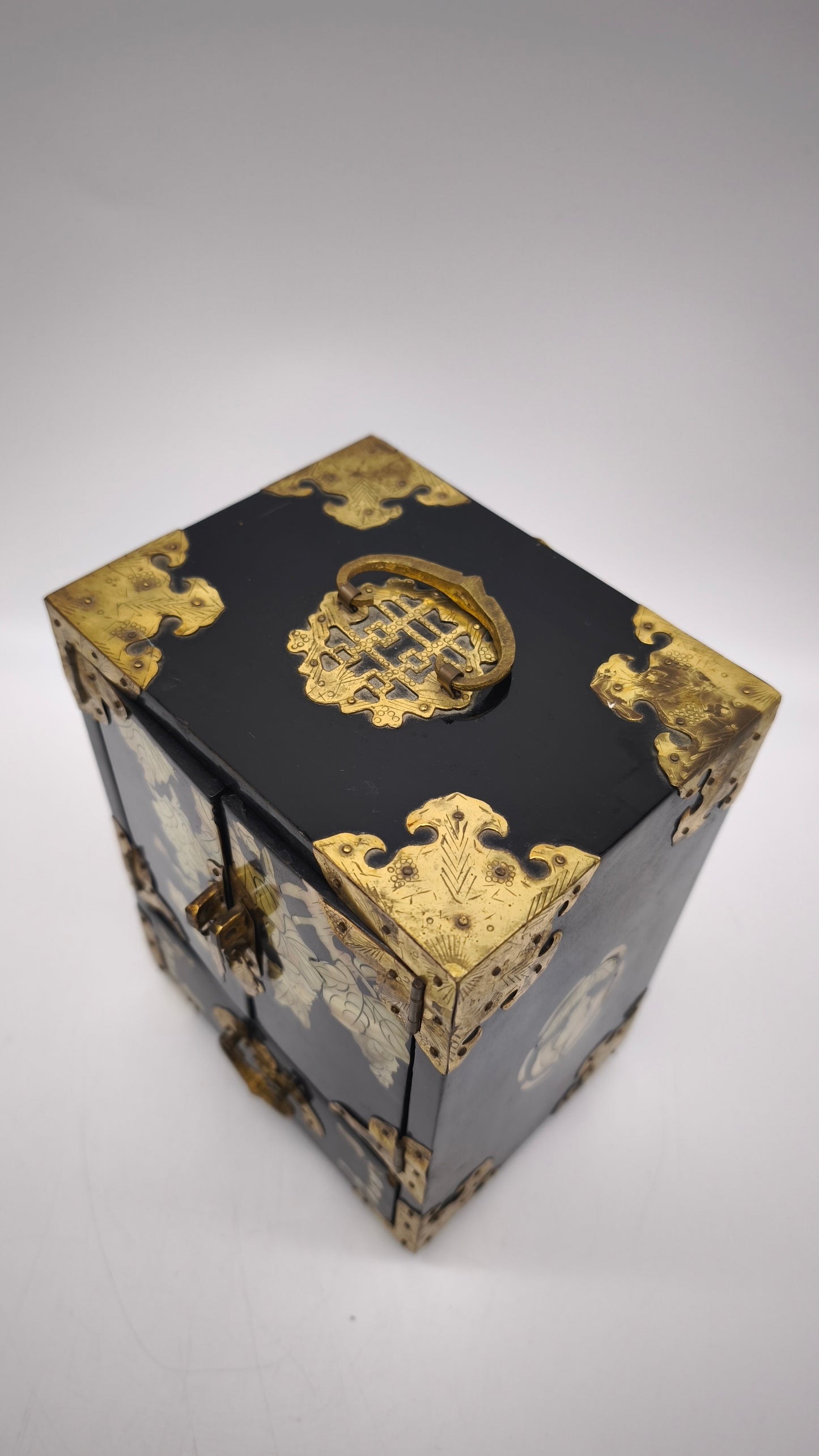 89917 Portagioie in stile orientale