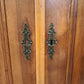 89988 Armadio due ante in legno massello