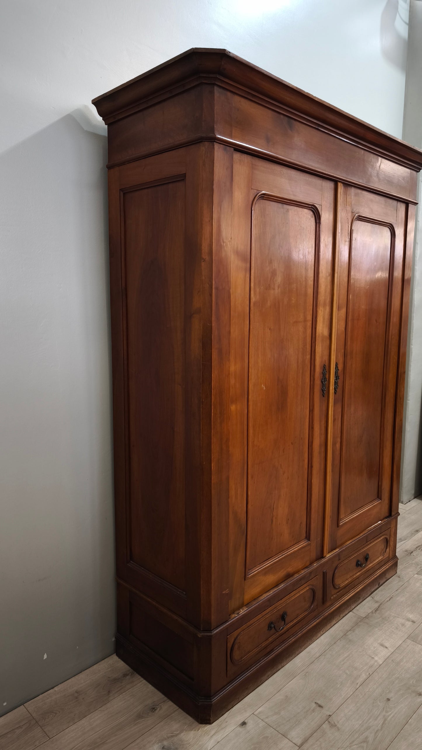 89988 Armadio due ante in legno massello