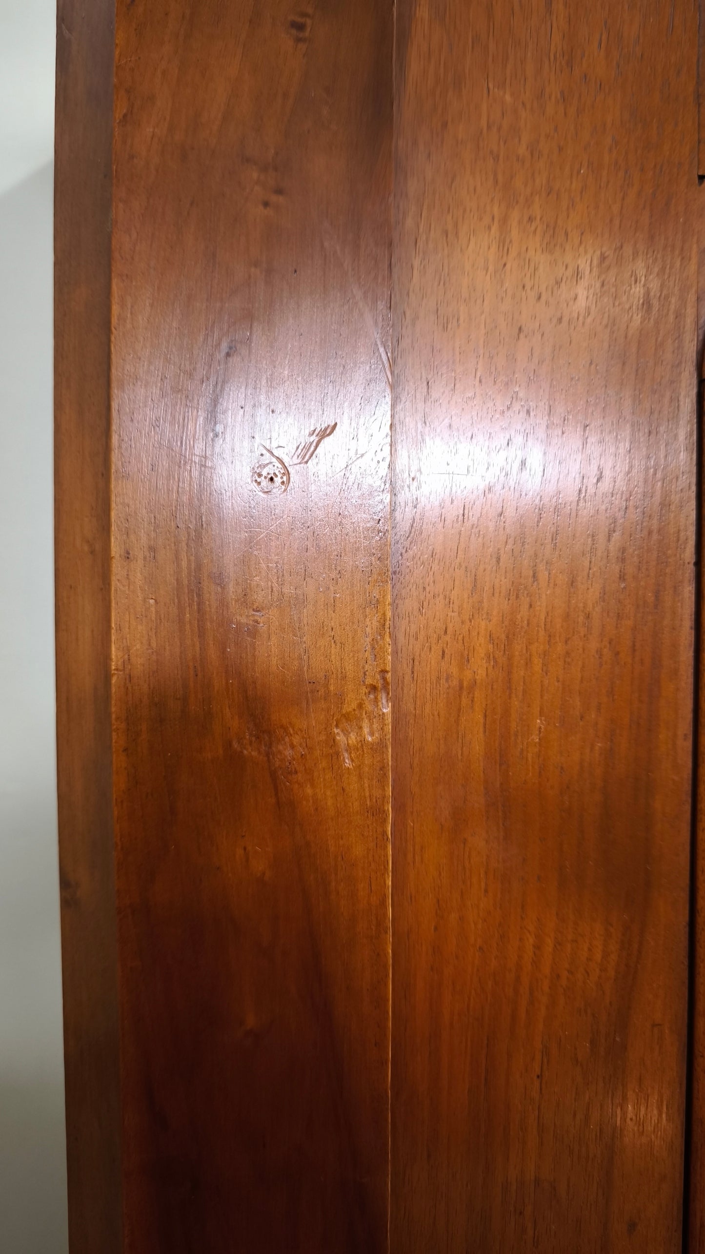 89988 Armadio due ante in legno massello