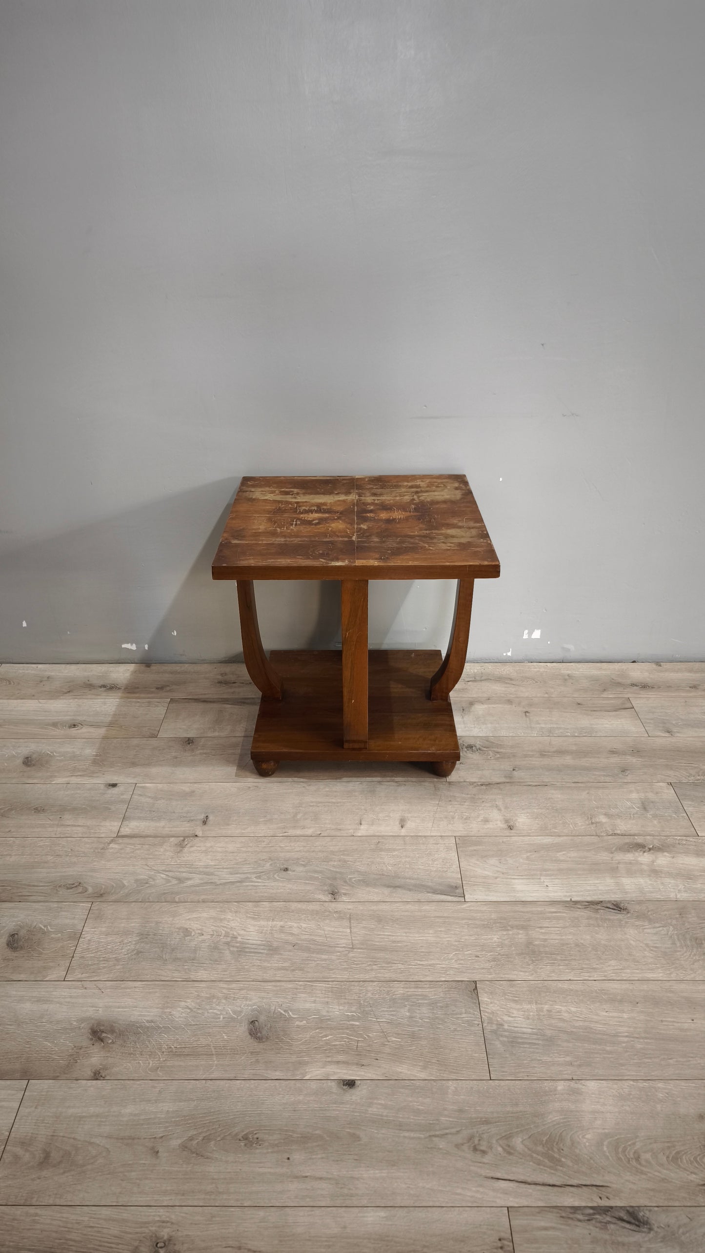 90067 Tavolino da salotto con piano e base quadrata