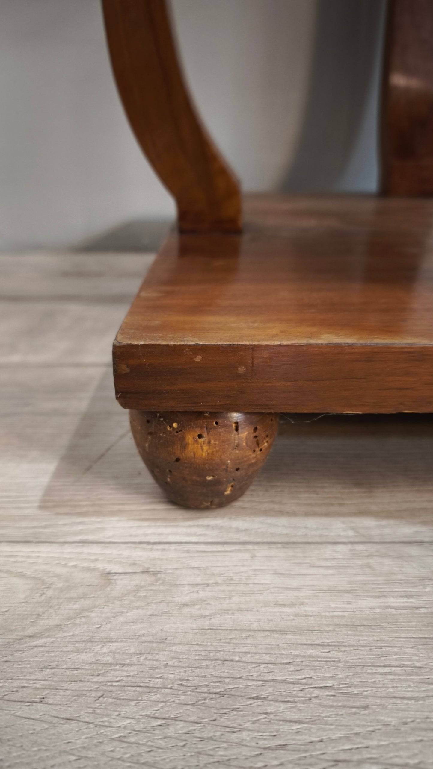 90067 Tavolino da salotto con piano e base quadrata