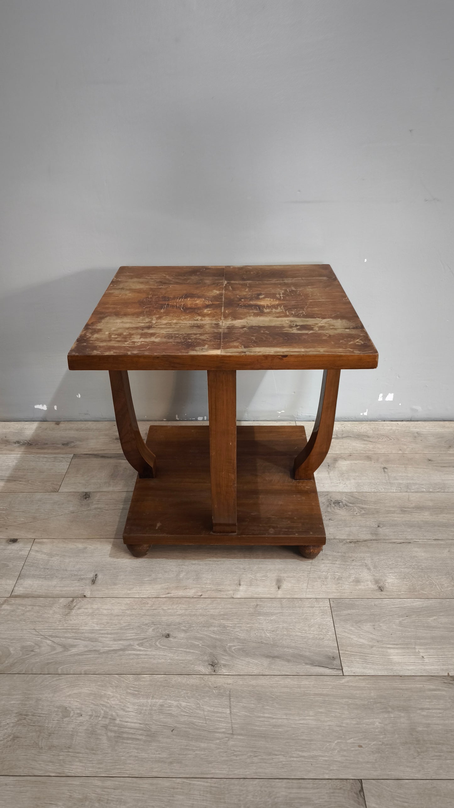 90067 Tavolino da salotto con piano e base quadrata