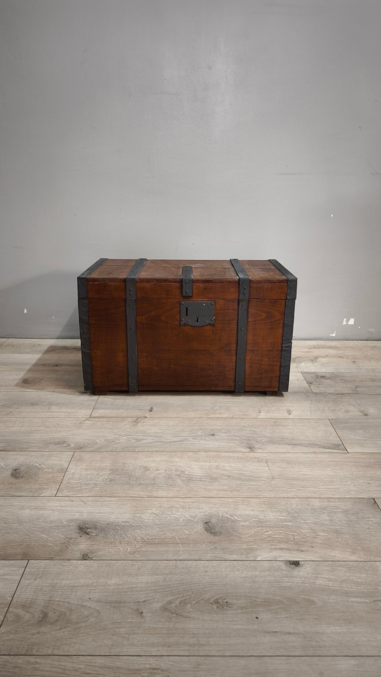90070 Baule in legno e ferro