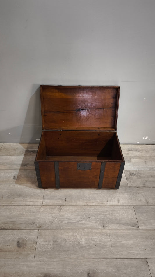 90070 Baule in legno e ferro