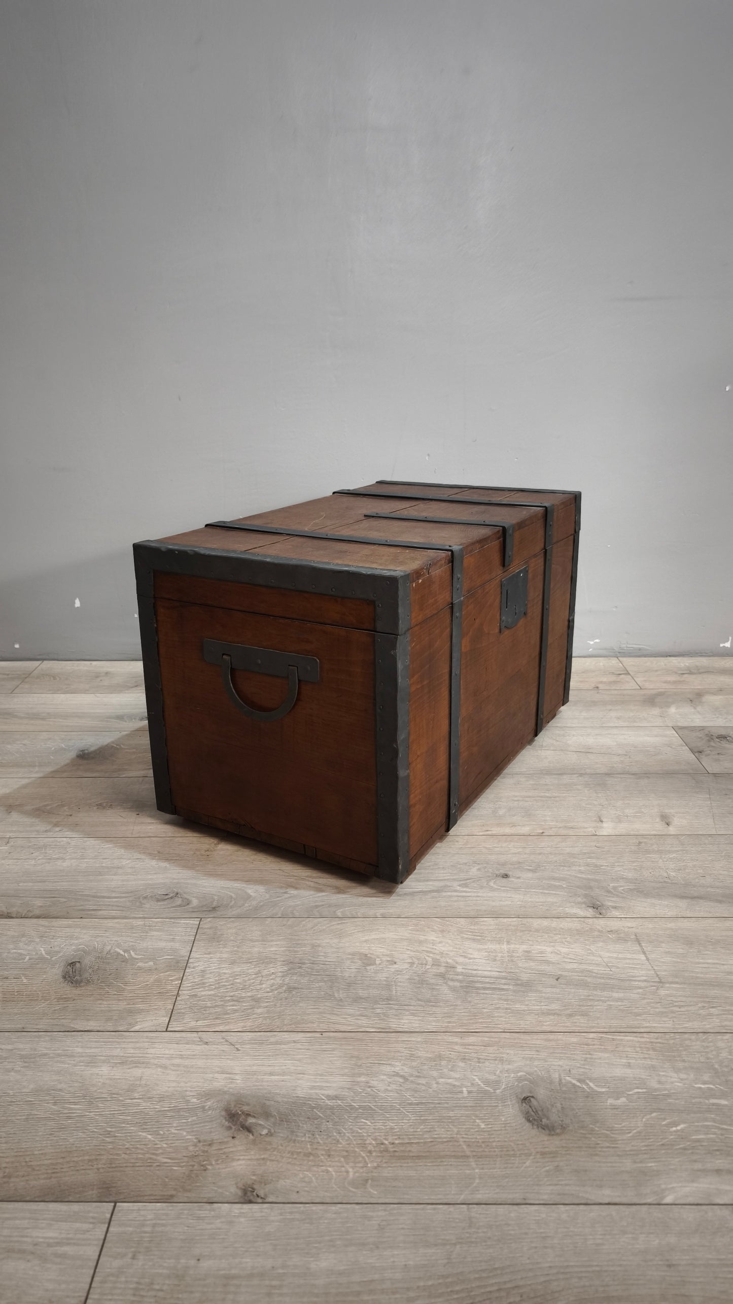 90070 Baule in legno e ferro