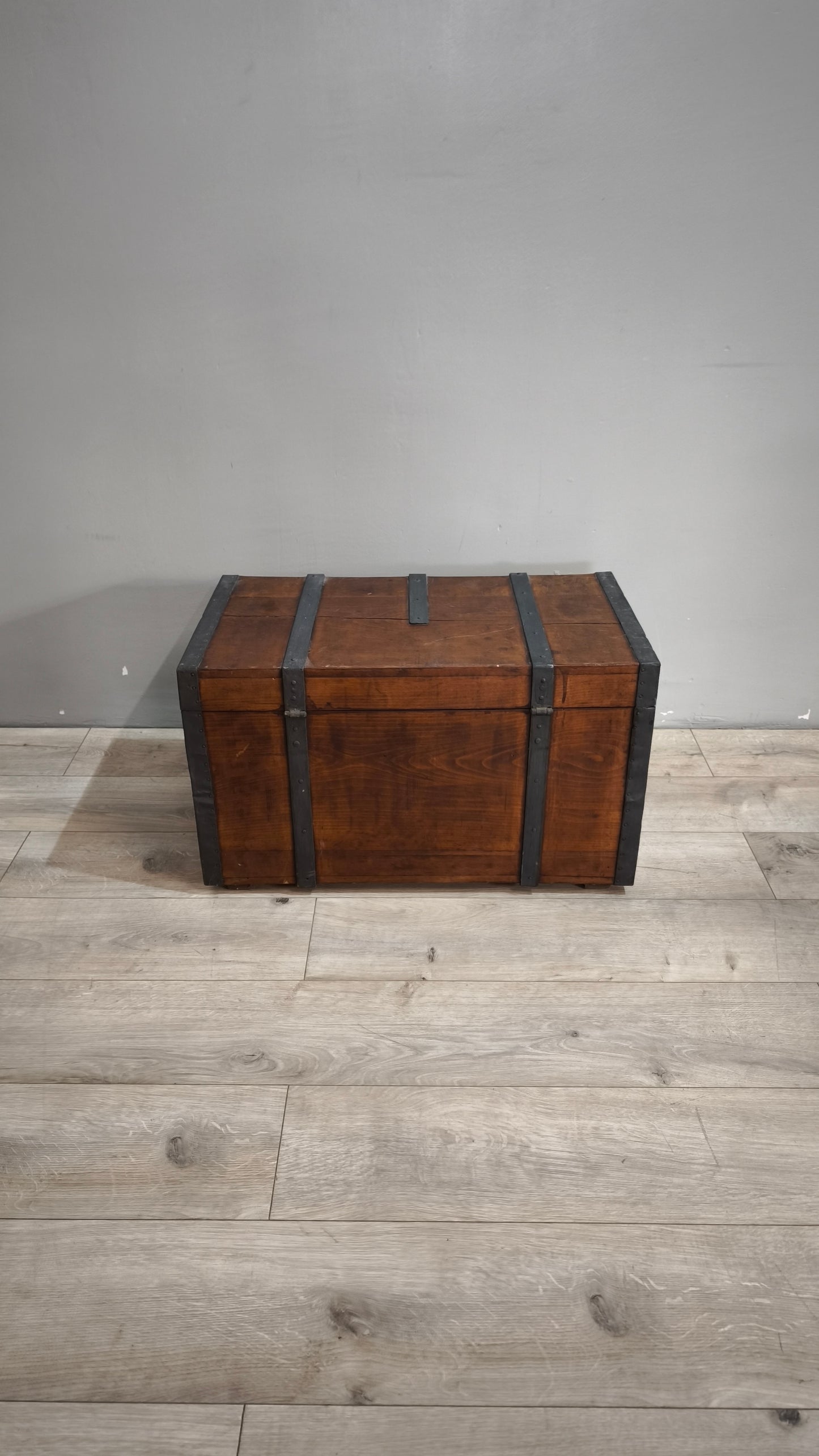 90070 Baule in legno e ferro
