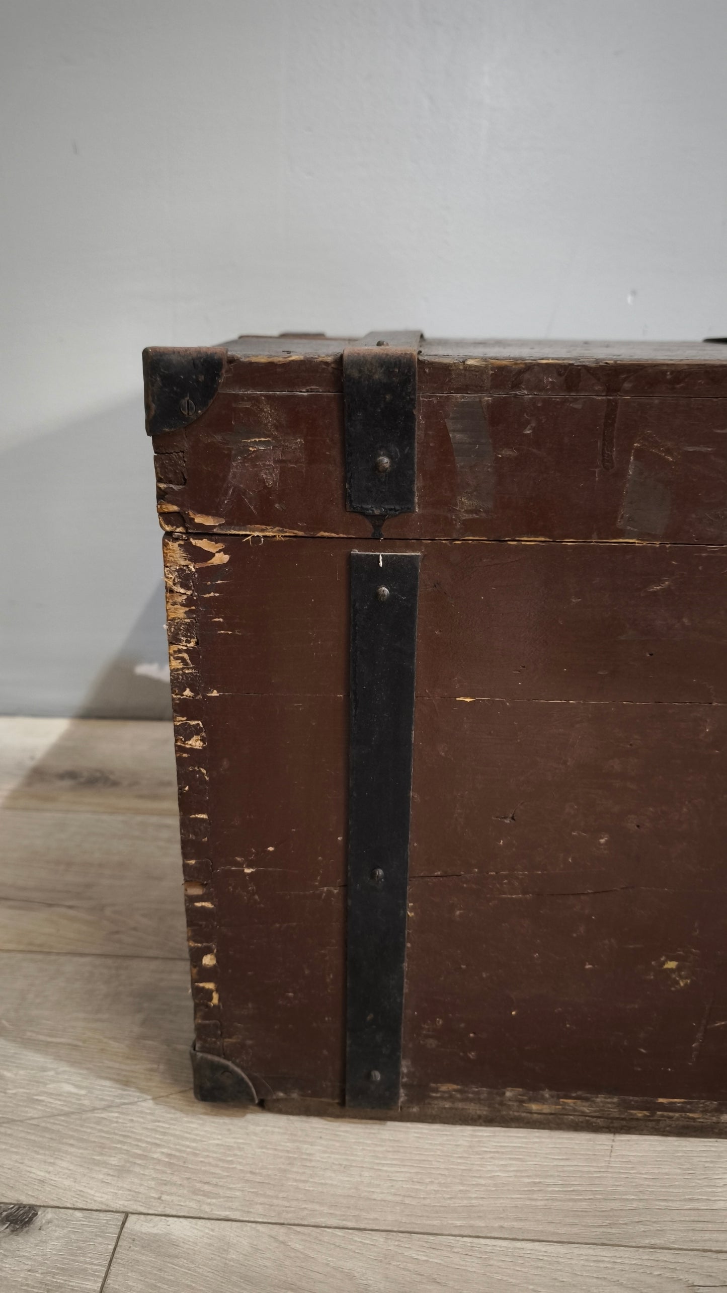 90076 Baule in legno e ferro