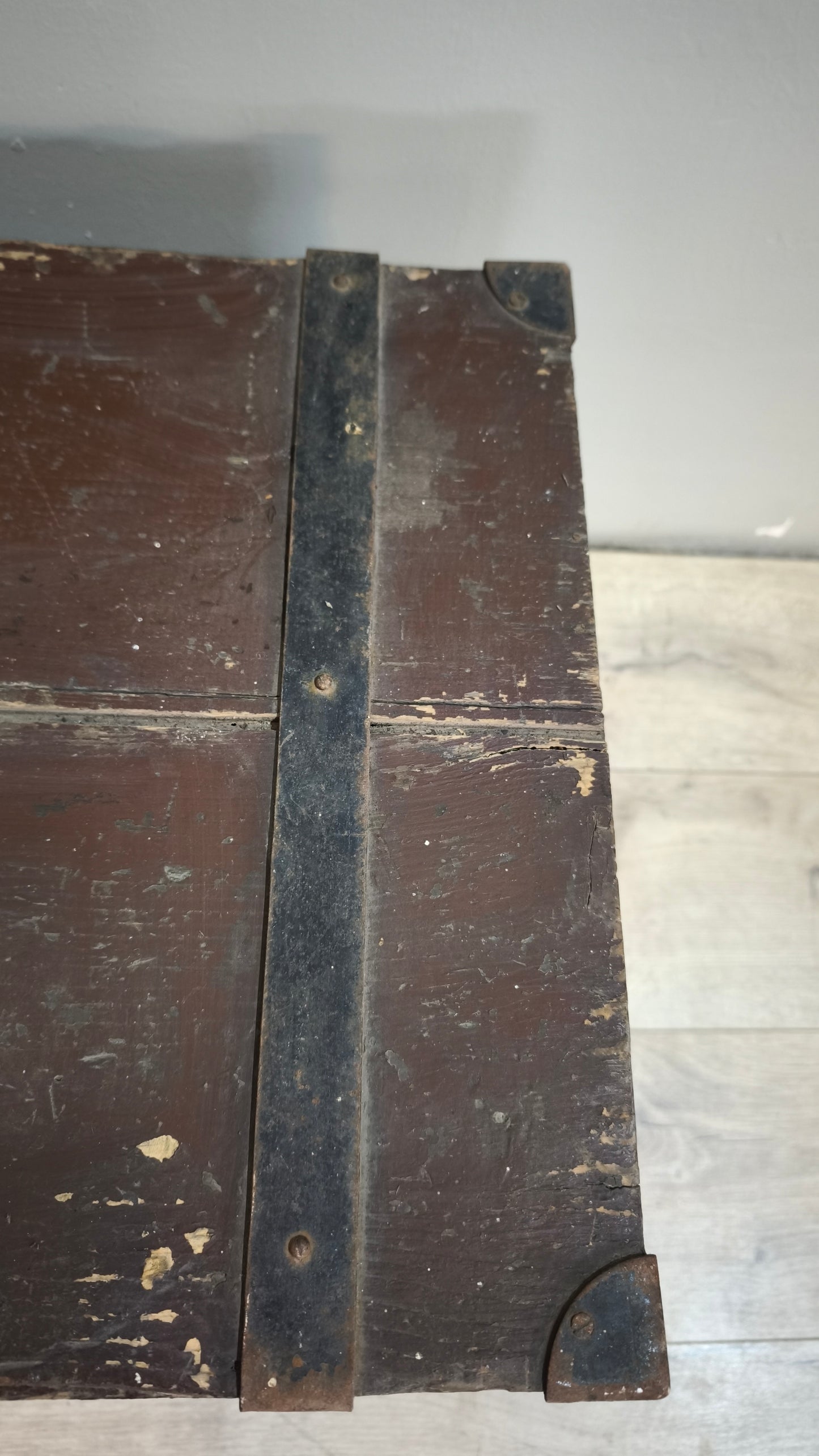 90076 Baule in legno e ferro