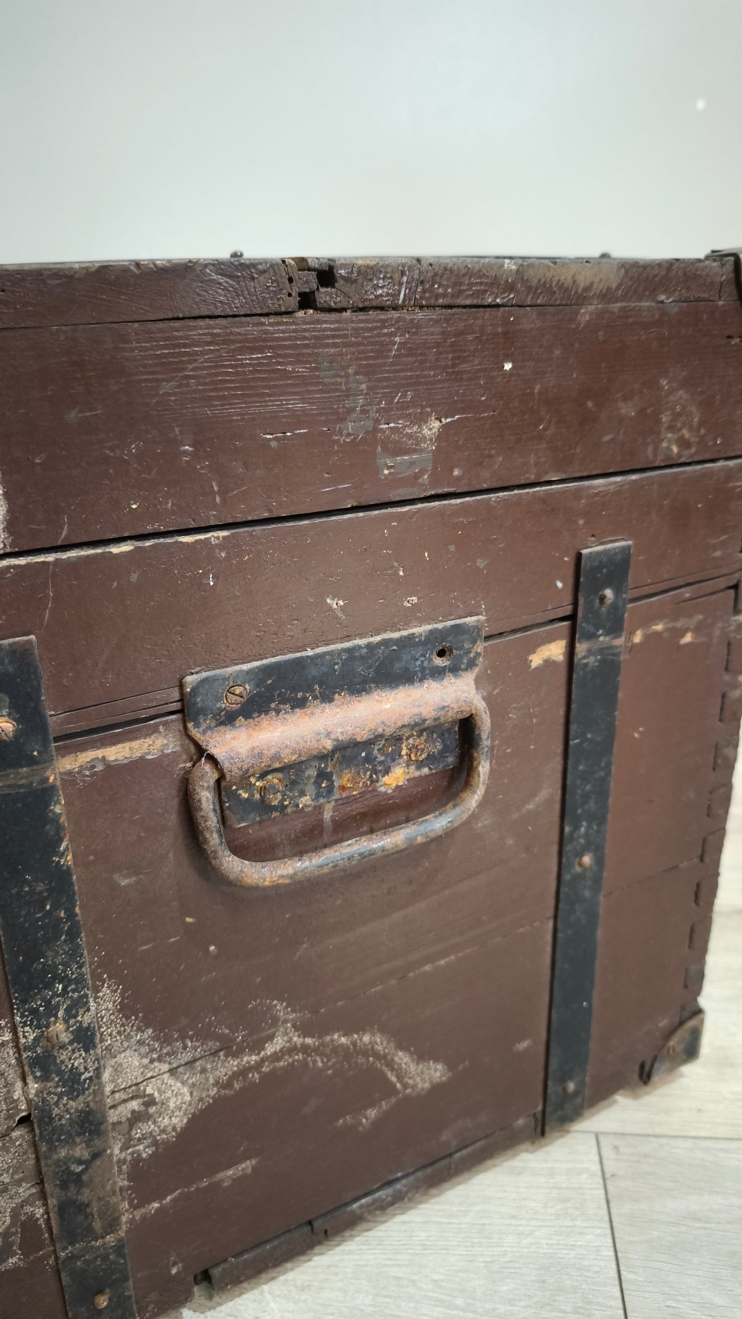 90076 Baule in legno e ferro
