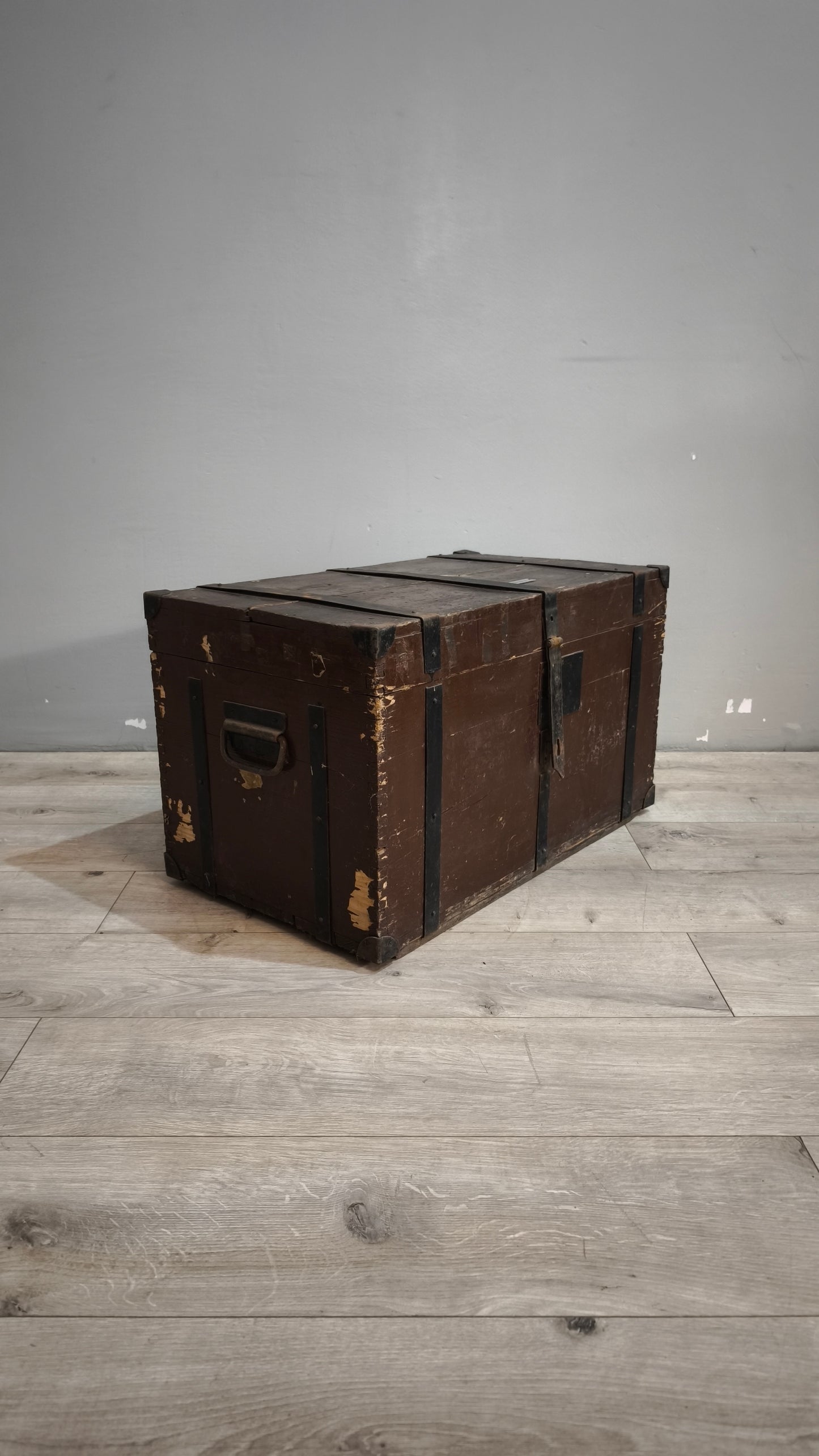 90076 Baule in legno e ferro