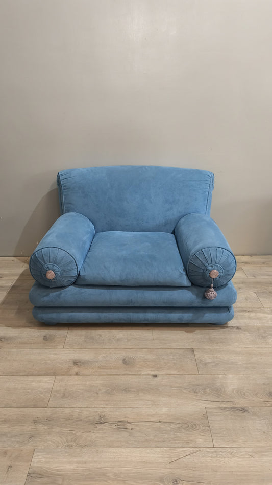 90183 Poltrona in tessuto celeste