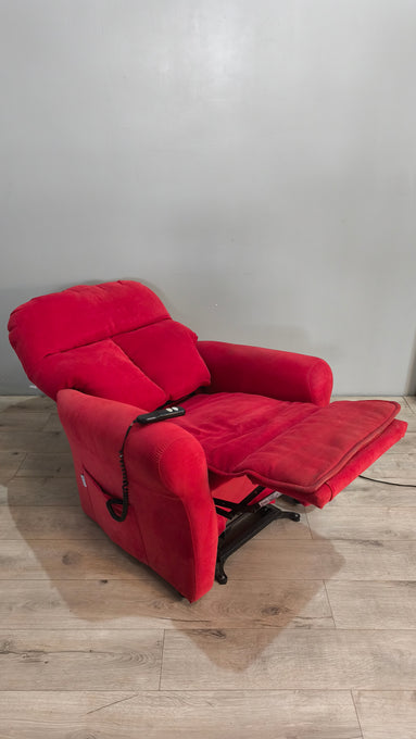 90184 Poltrona elettrica in tessuto rosso