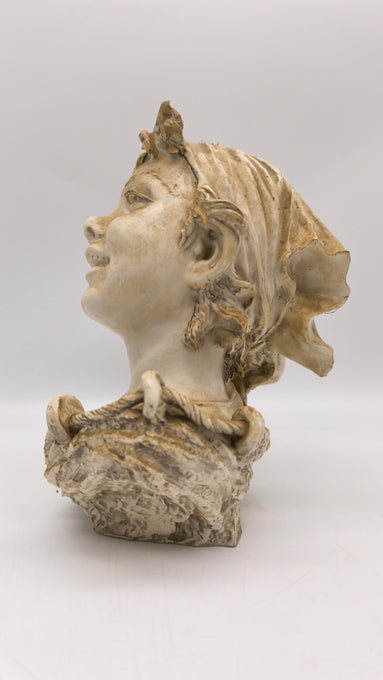 89880-2 Mezzobusto in ceramica Capodimonte Mollica