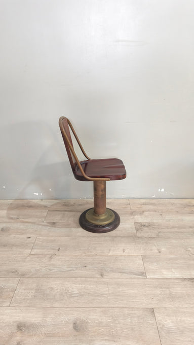24 Sedia navale girevole in mogano con base in ottone, anni '20