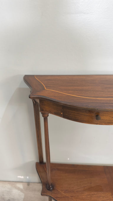 25 Console in legno con due cassetti