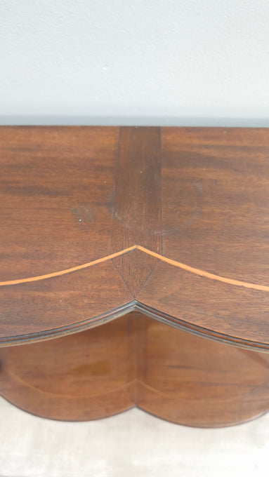 25 Console in legno con due cassetti