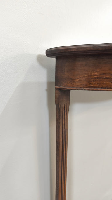 25 Console in legno con due cassetti