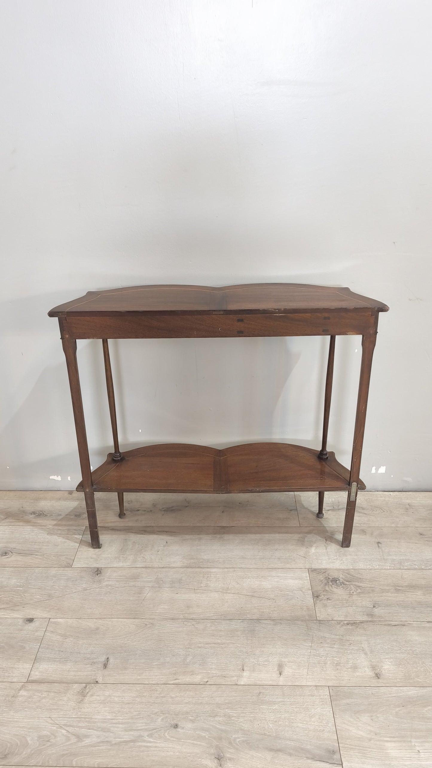 25 Console in legno con due cassetti
