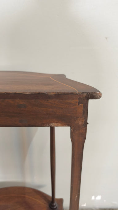 25 Console in legno con due cassetti