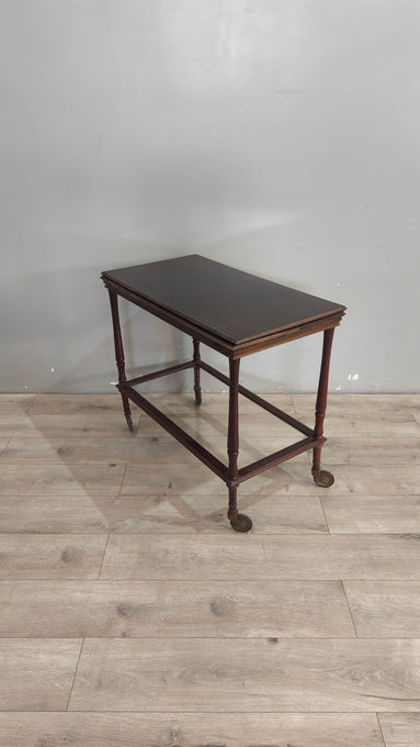 28 Tavolo con ruote e ali laterali