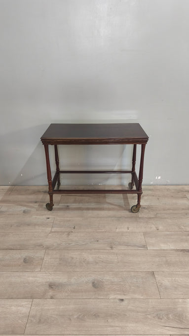 28 Tavolo con ruote e ali laterali